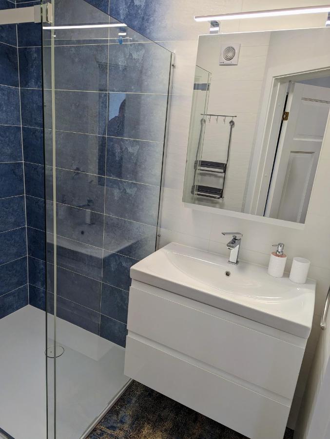 Lovely 2-Bedroom Flat In The Heart Of ดรูซกินินไก ภายนอก รูปภาพ
